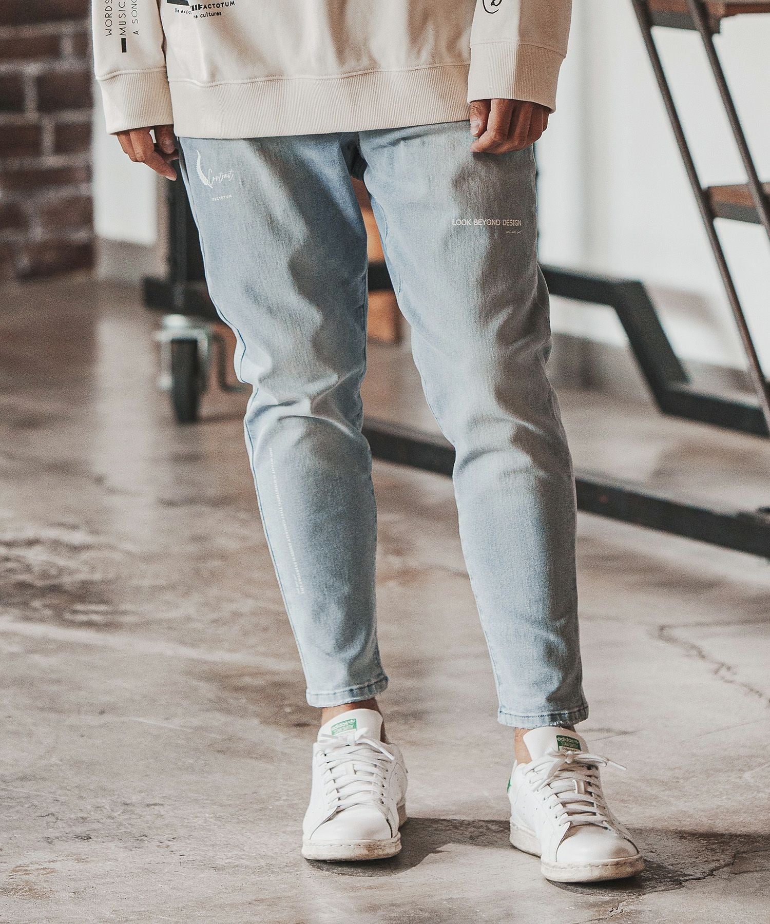 60%OFF【FACTOTUM(ファクトタム)】Minimal Message Logo Print Jeans