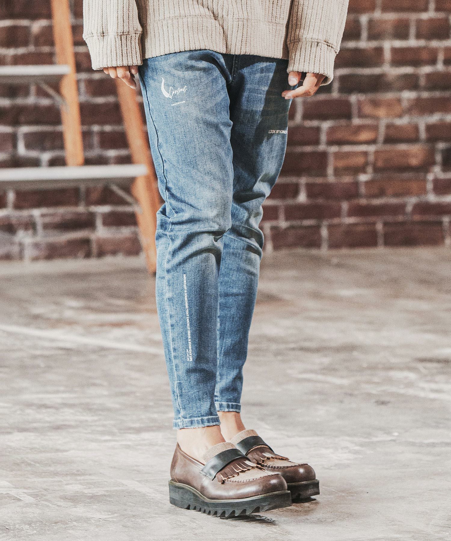 60%OFF【FACTOTUM(ファクトタム)】Minimal Message Logo Print Jeans