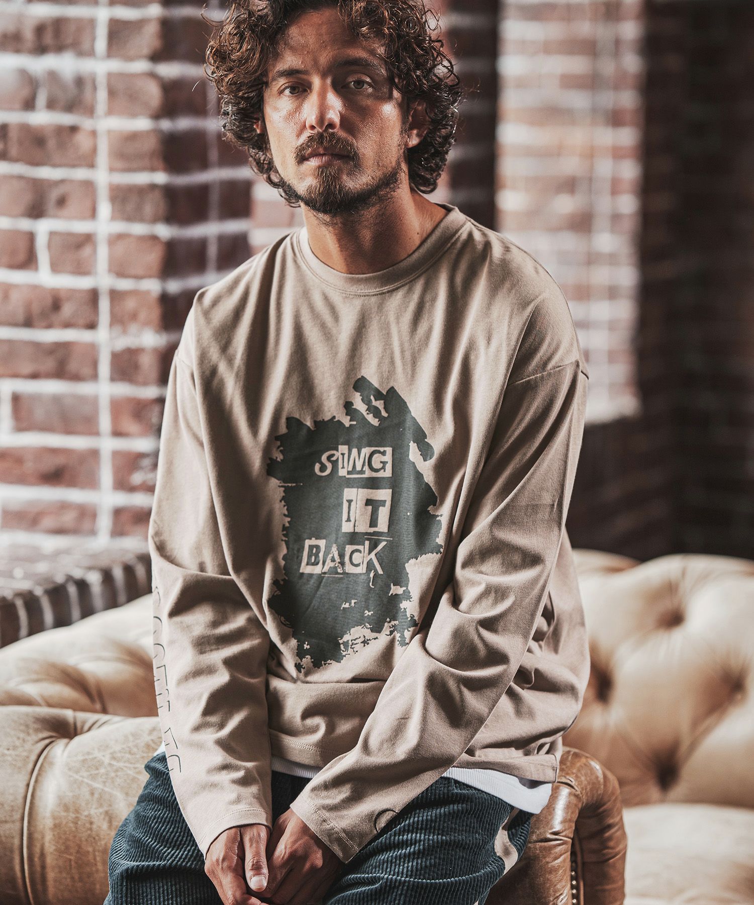 【タグ付き】ファクトタム　ロングマフラー 70%OFF【FACTOTUM(ファクトタム)】Graphic Design Print Long-sleeve T