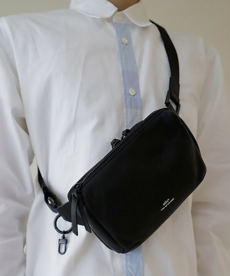 waku(ワク)】『KURO Series』 ミニスクエアボディBAG バッグ(WK-0028 