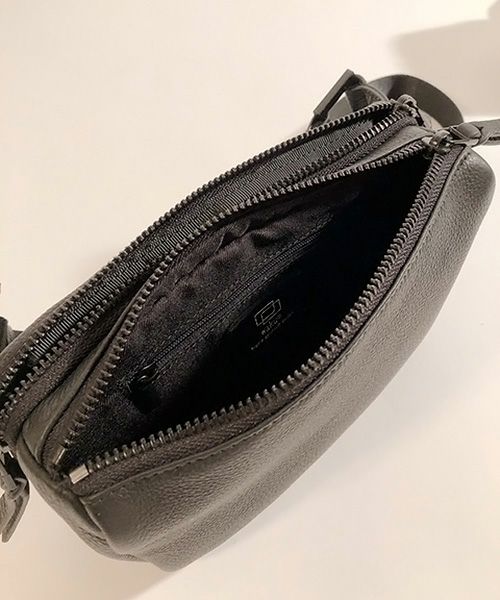 waku(ワク)】『KURO Series』 ミニスクエアボディBAG バッグ(WK-0028