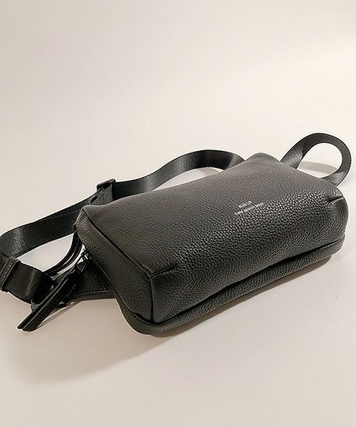 wakuwaku 【未使用品】 waku(ワク)】『KURO Series』 スクエアボディBAG バッグ(WK-0029
