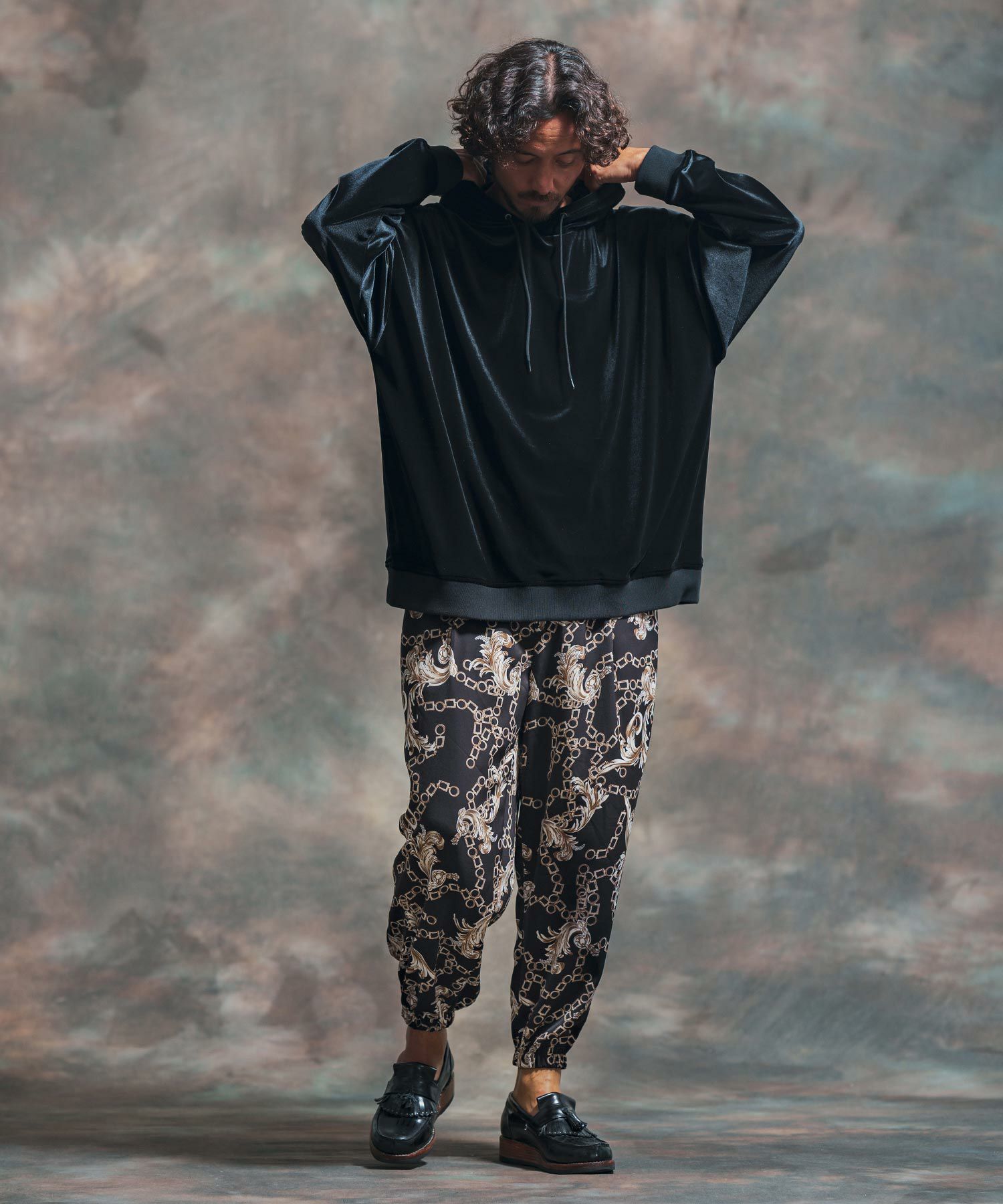 Jih Nunc チェーン柄パンツ 50%OFF【Jih Nunc(ジーヌンク)】チェーン総柄ジョグパンツ(JIH-R1016