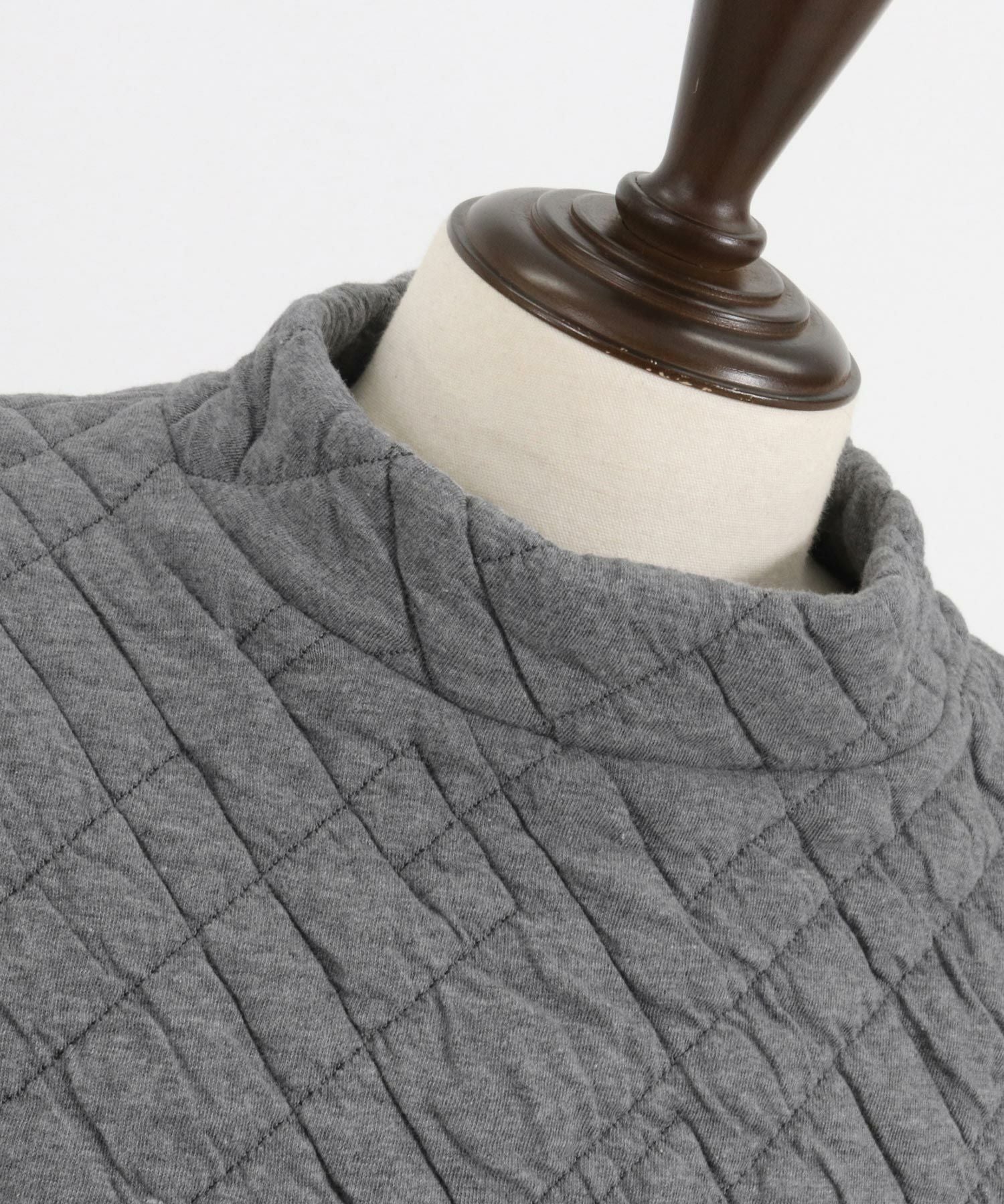 50%OFF【CAMBIO(カンビオ)】幾何模様キルトモックネックプルオーバー