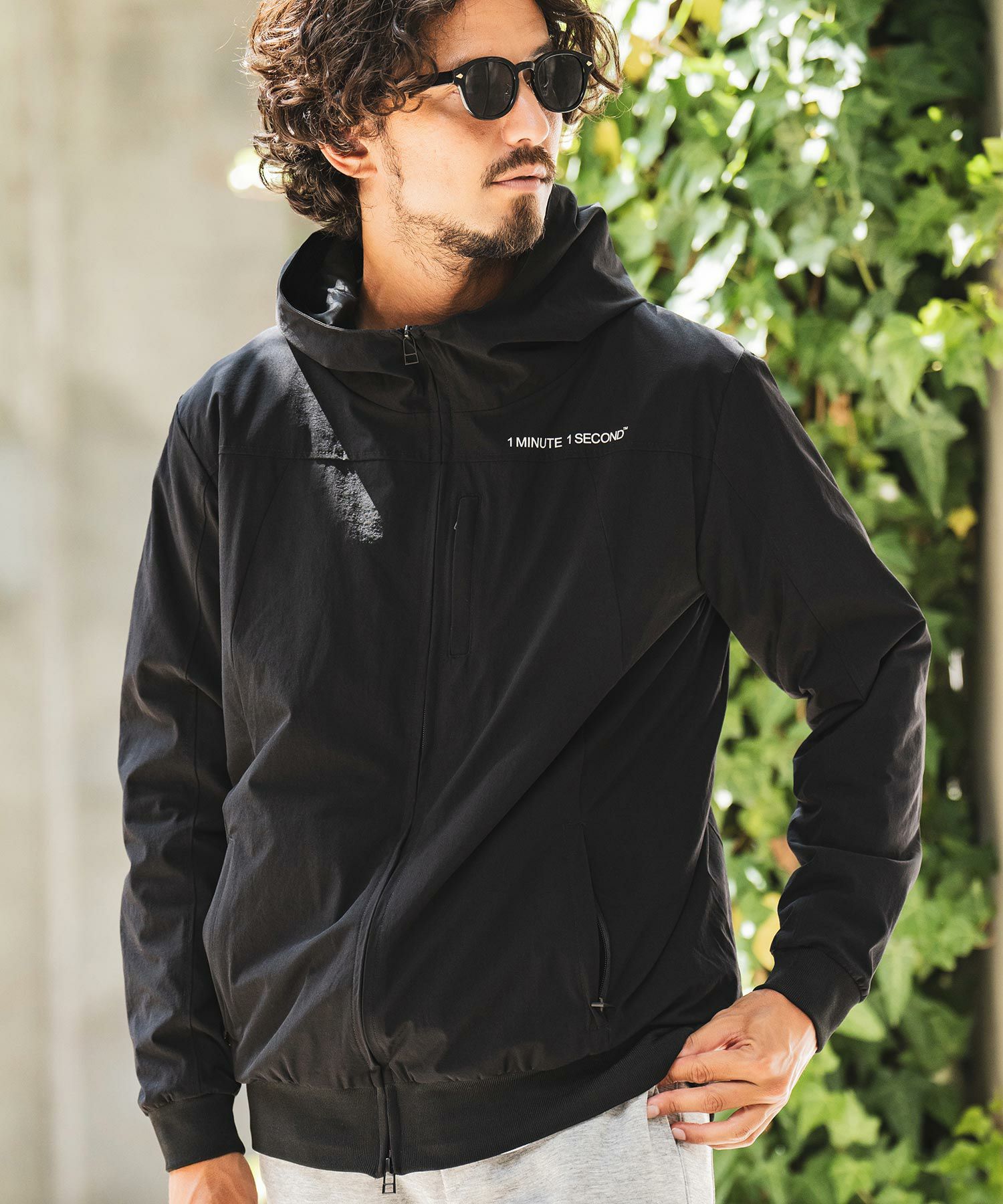 極美品⭐️ワンミニットワンセカンド　ストレッチナイロンフーテッドジャケット　L 50%OFF【1minute 1second(ワンミニットワンセカンド)】stretch nylon