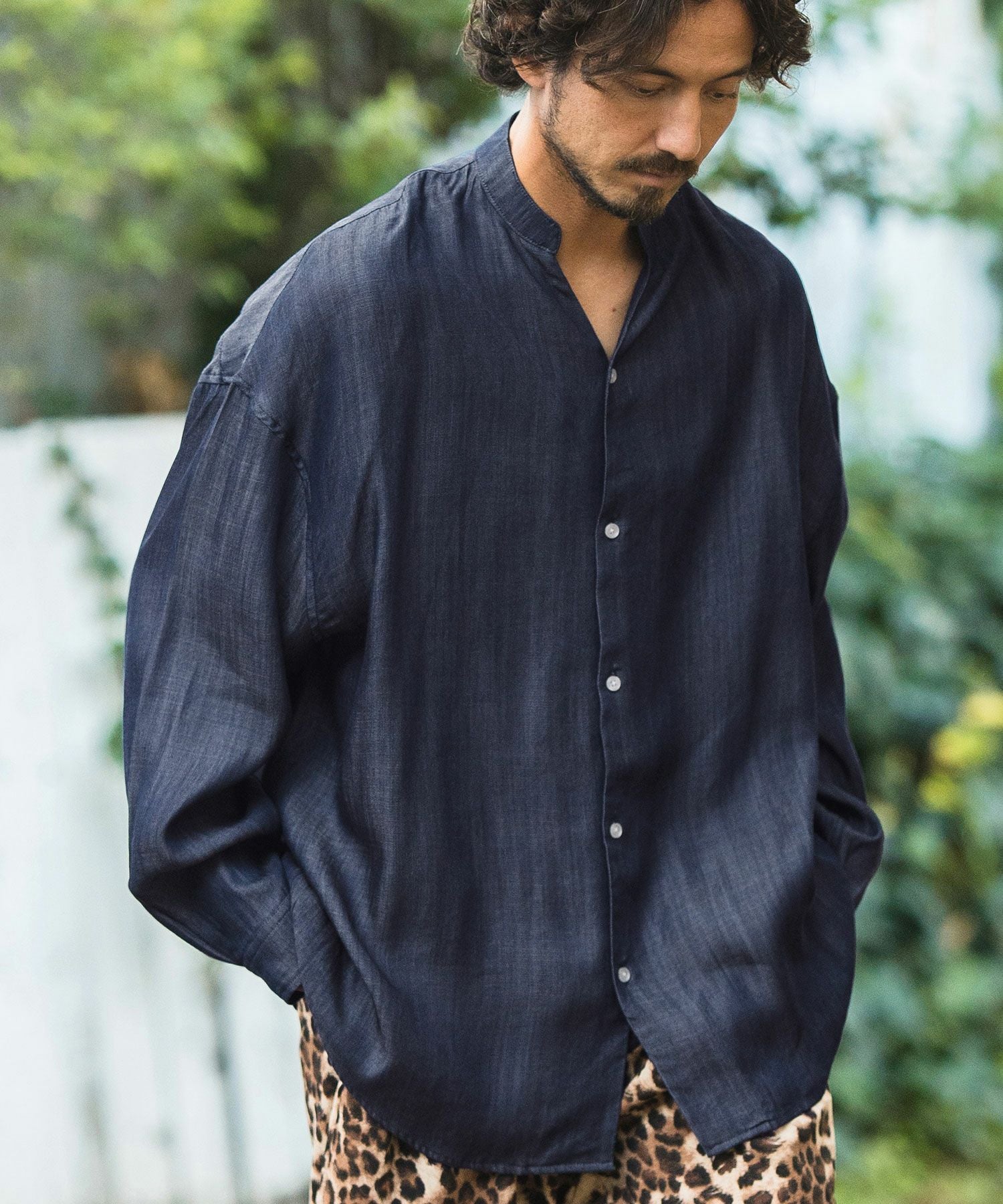トップス m.seki-0206 30%OFF【CAMBIO(カンビオ)】Silky Denim Band Collar Skipper Shirts