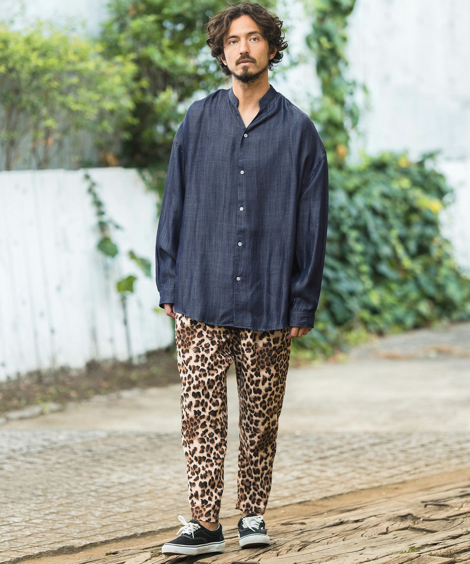 30%OFF【CAMBIO(カンビオ)】Silky Denim Band Collar Skipper Shirts