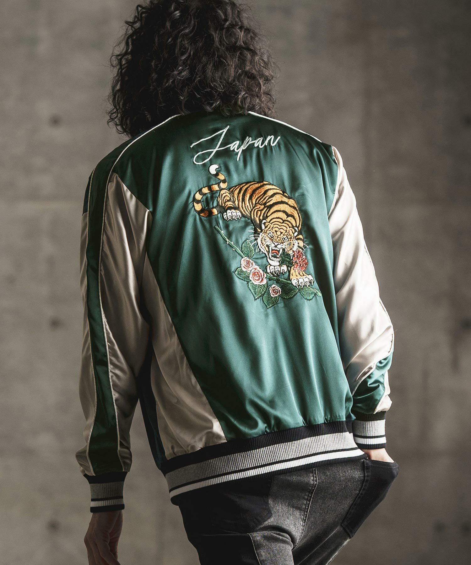 【GLIMCLAP(グリムクラップ)】スーベニアジャケット 30%OFF【GLIMCLAP(グリムクラップ)】Stand collar souvenir jacket