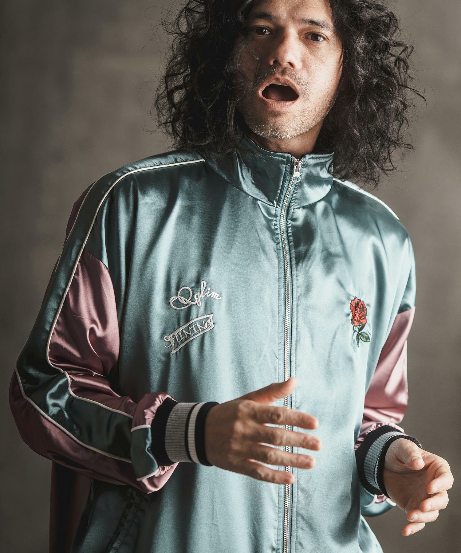 【GLIMCLAP(グリムクラップ)】スーベニアジャケット　チャコール 30%OFF【GLIMCLAP(グリムクラップ)】Stand collar souvenir jacket