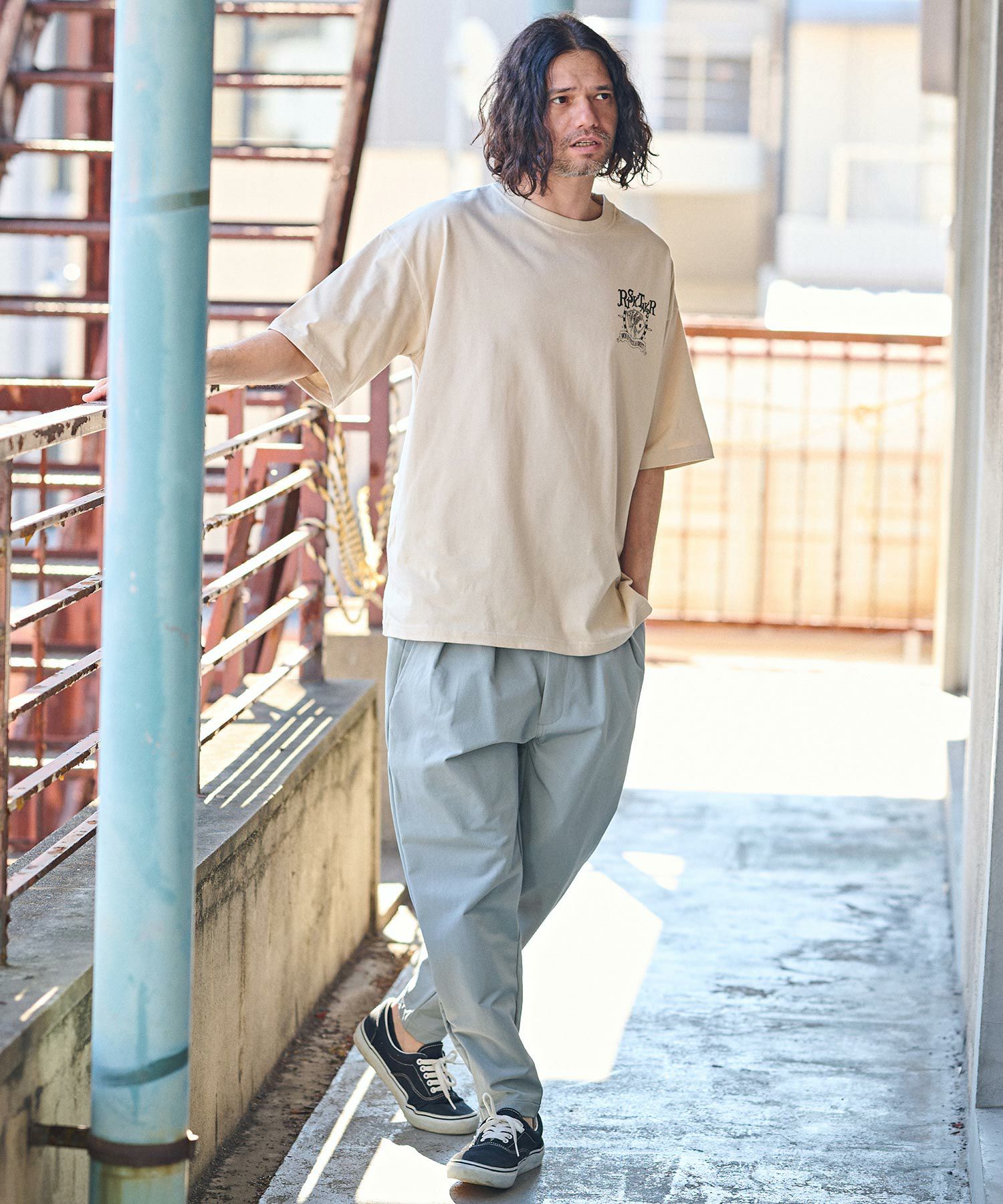 50%OFF【CAMBIO(カンビオ)】 ZIP使い2タックナイロンテーパードパンツ