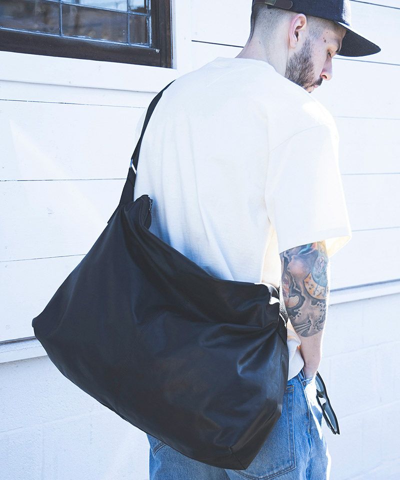 MR.OLIVE ミスターオリーブ ウォータープルーフ メッセンジャーバッグ MR.OLIVE ミスターオリーブ / E.O.I / WATER PROOF WASHABLE LEATHER