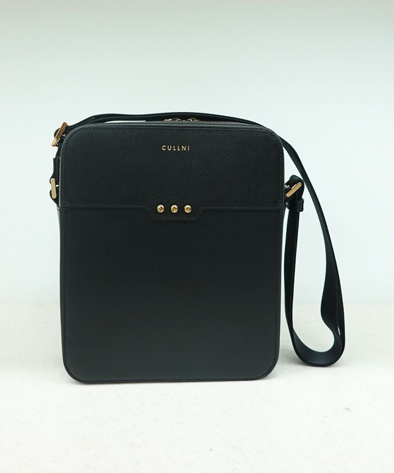 CULLNI(クルニ)】Square leather shoulder bag レザーショルダーバッグ