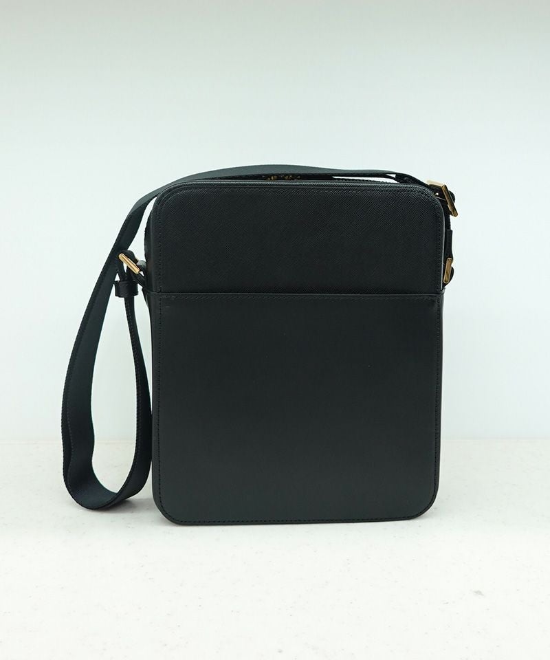 CULLNI(クルニ)】Square leather shoulder bag レザーショルダーバッグ