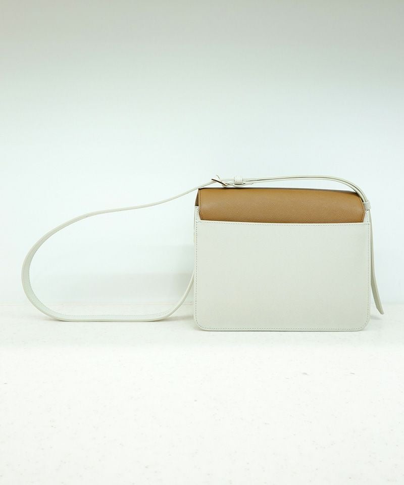 【未使用】CULLNI レザーショルダーバッグ　オフホワイト CULLNI(クルニ)】Leather Flap Shoulder Bag レザーショルダーバッグ