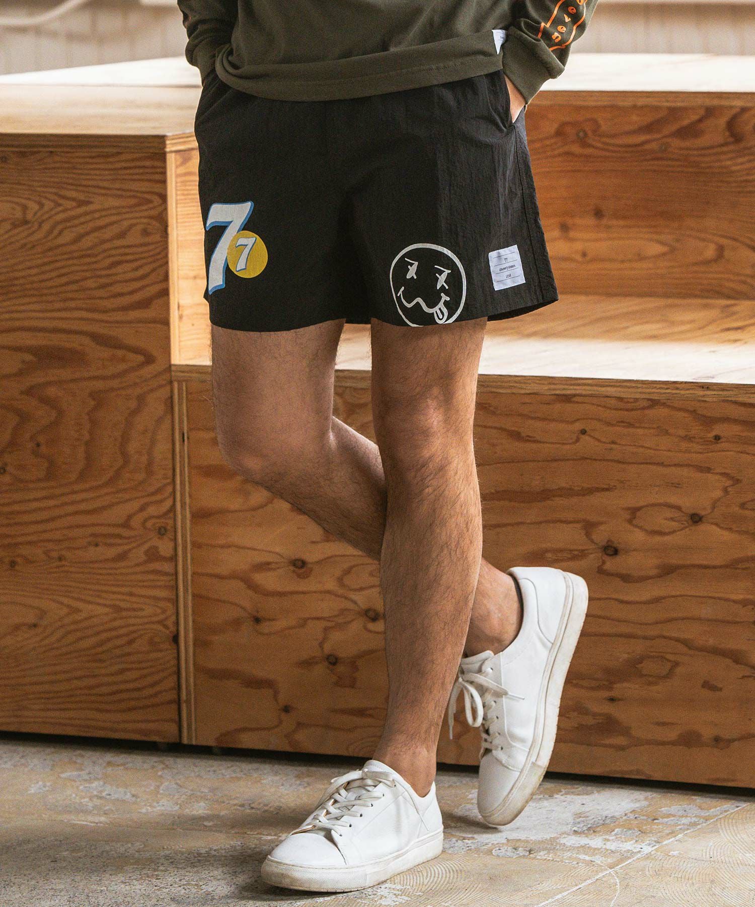 30%OFF【seventy seven(セブンティセブン)】taffeta short pants