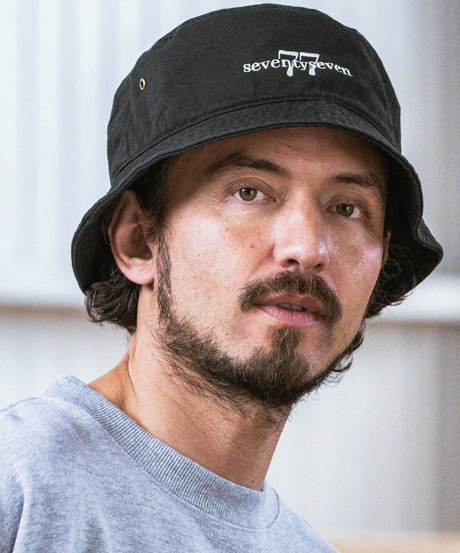 50%OFF【seventy seven(セブンティセブン)】 embroidery bucket hat