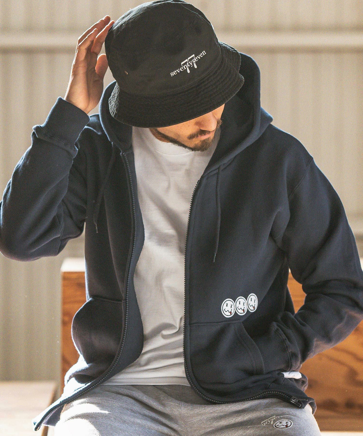 50%OFF【seventy seven(セブンティセブン)】 embroidery bucket hat
