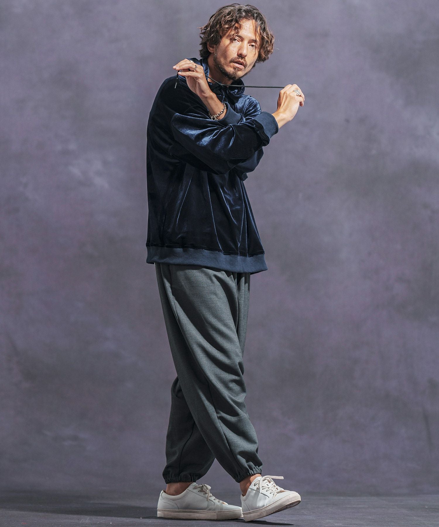 50%OFF【Jih Nunc(ジーヌンク)】ストレッチベロアプルパーカー(JIH
