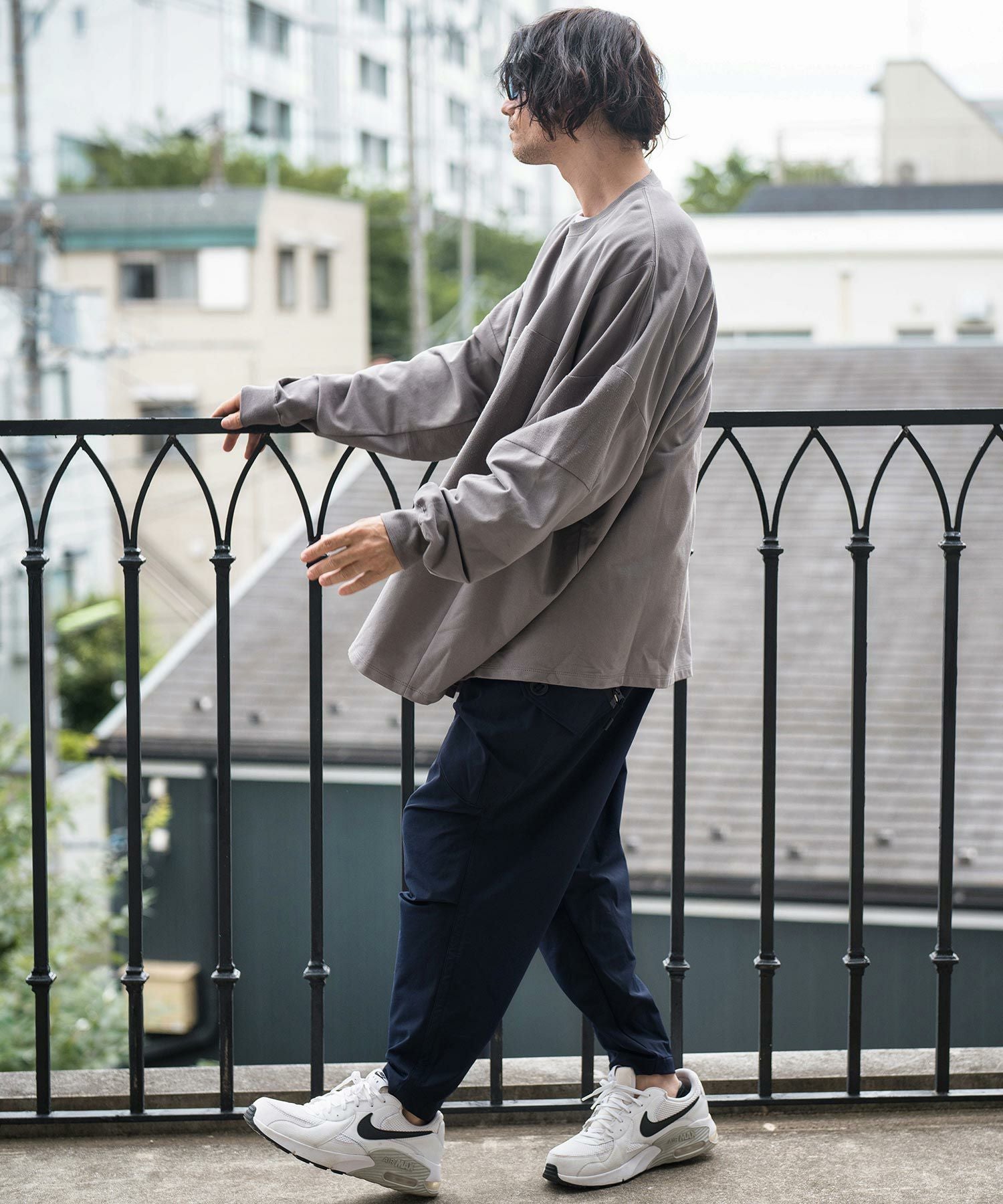 50%OFF【CAMBIO(カンビオ)】パラシュート釦使いミリタリーテーパード