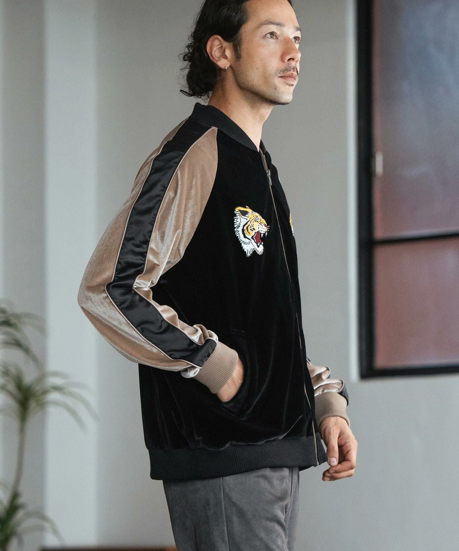 50%OFF【CAMBIO(カンビオ)】Tiger Embroidered Velour Souvenir Jacket