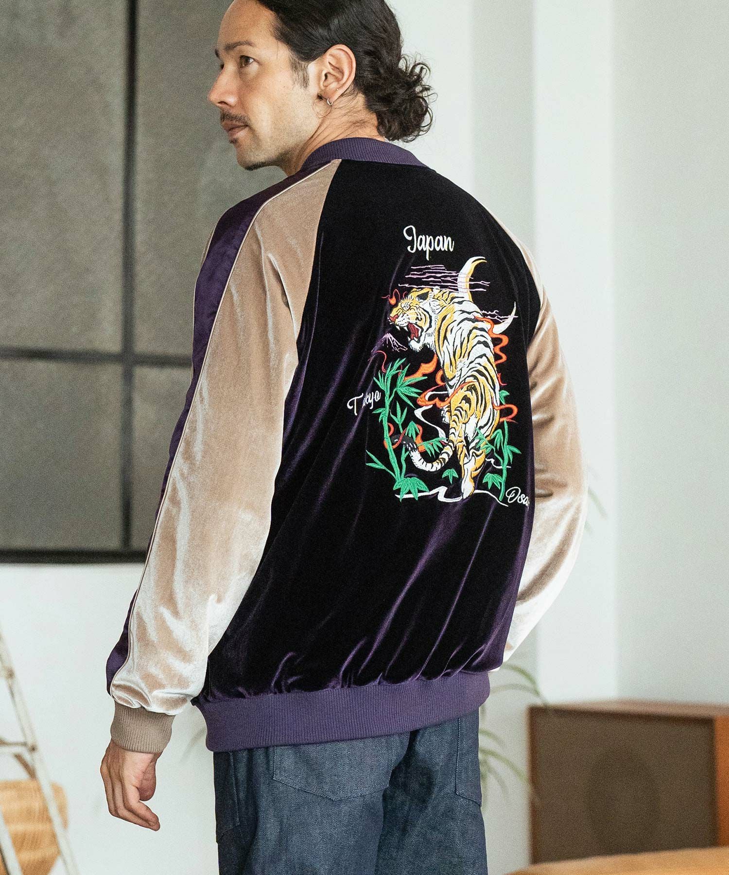 50%OFF【CAMBIO(カンビオ)】Tiger Embroidered Velour Souvenir Jacket