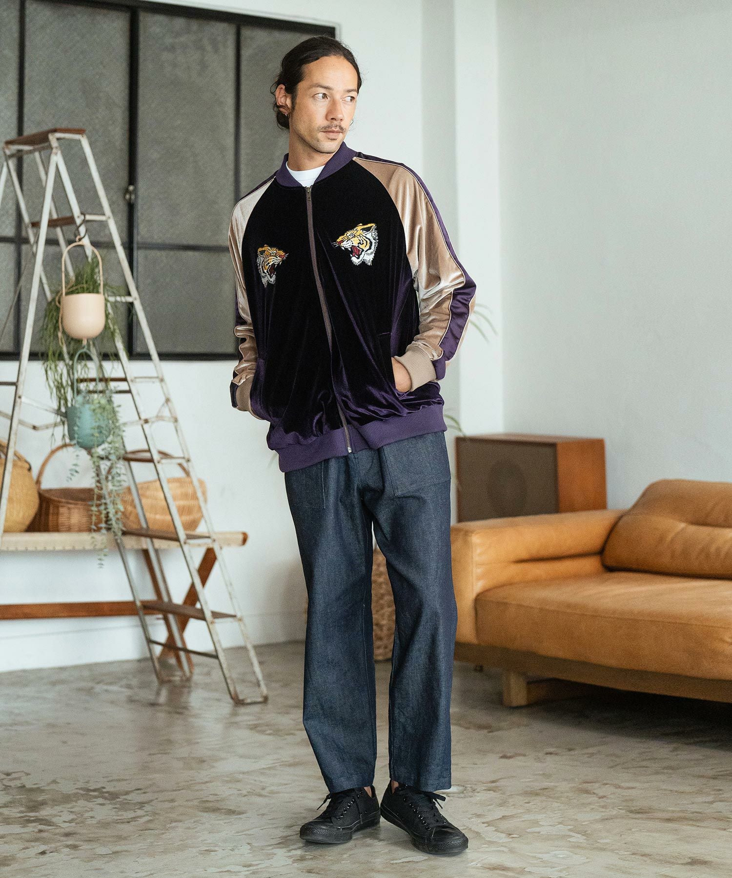 50%OFF【CAMBIO(カンビオ)】Tiger Embroidered Velour Souvenir Jacket