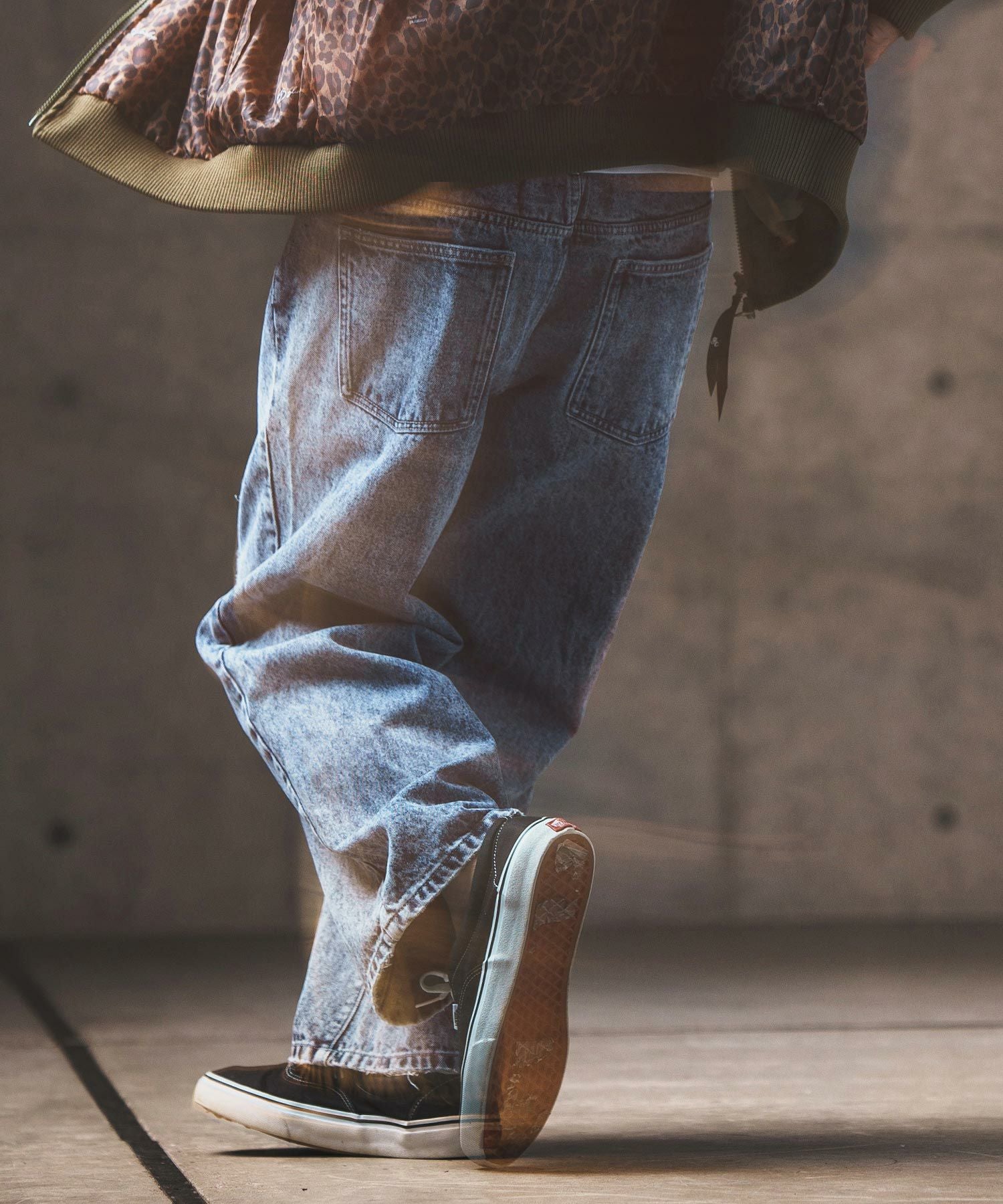 50%OFF【GLIMCLAP(グリムクラップ)】Chemical processing denim wide