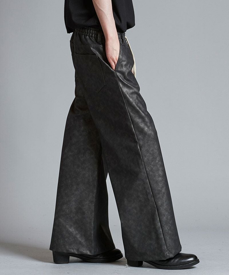 50%OFF【NO ID.(ノーアイディー)】 ｼﾝｾﾃｨｯｸﾚｻﾞｰﾜｲﾄﾞﾌﾚｱPT パンツ