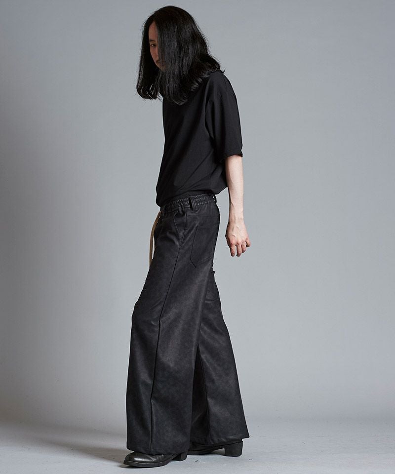 50%OFF【NO ID.(ノーアイディー)】 ｼﾝｾﾃｨｯｸﾚｻﾞｰﾜｲﾄﾞﾌﾚｱPT パンツ