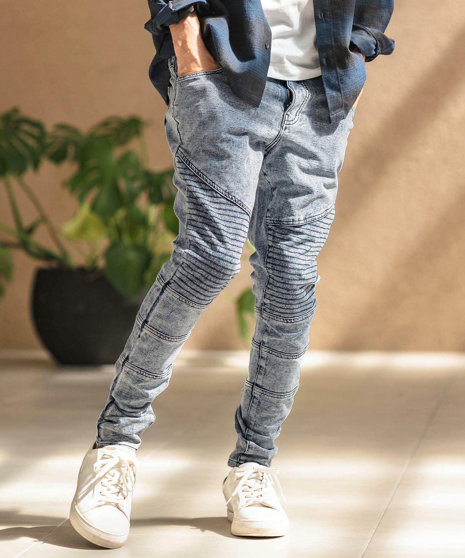 60%OFF【CAMBIO(カンビオ)】カットデニムテーパードバイカーパンツ(CA