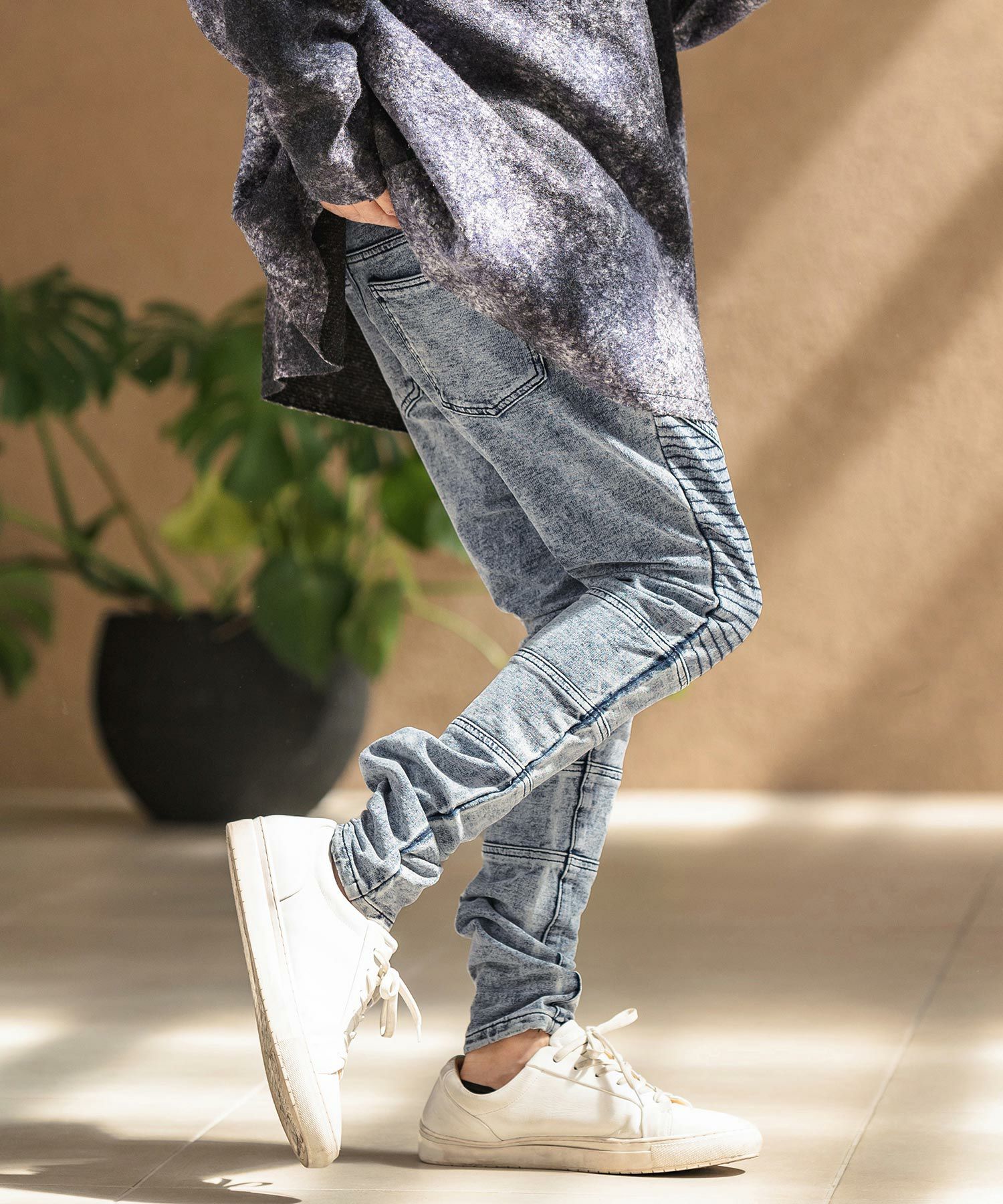 60%OFF【CAMBIO(カンビオ)】カットデニムテーパードバイカーパンツ(CA