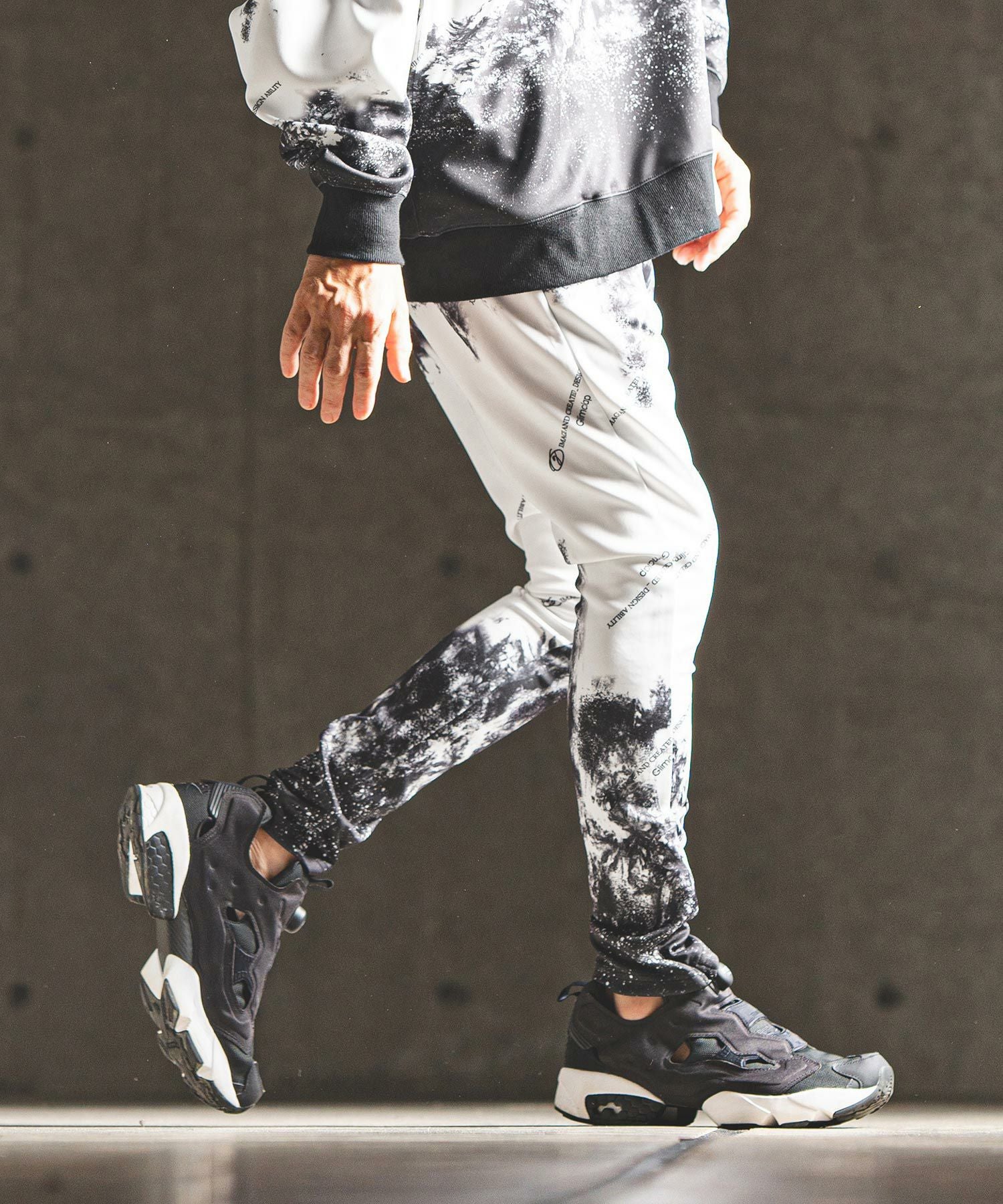 30%OFF【GLIMCLAP(グリムクラップ)】 Tight fit track pants -graphic