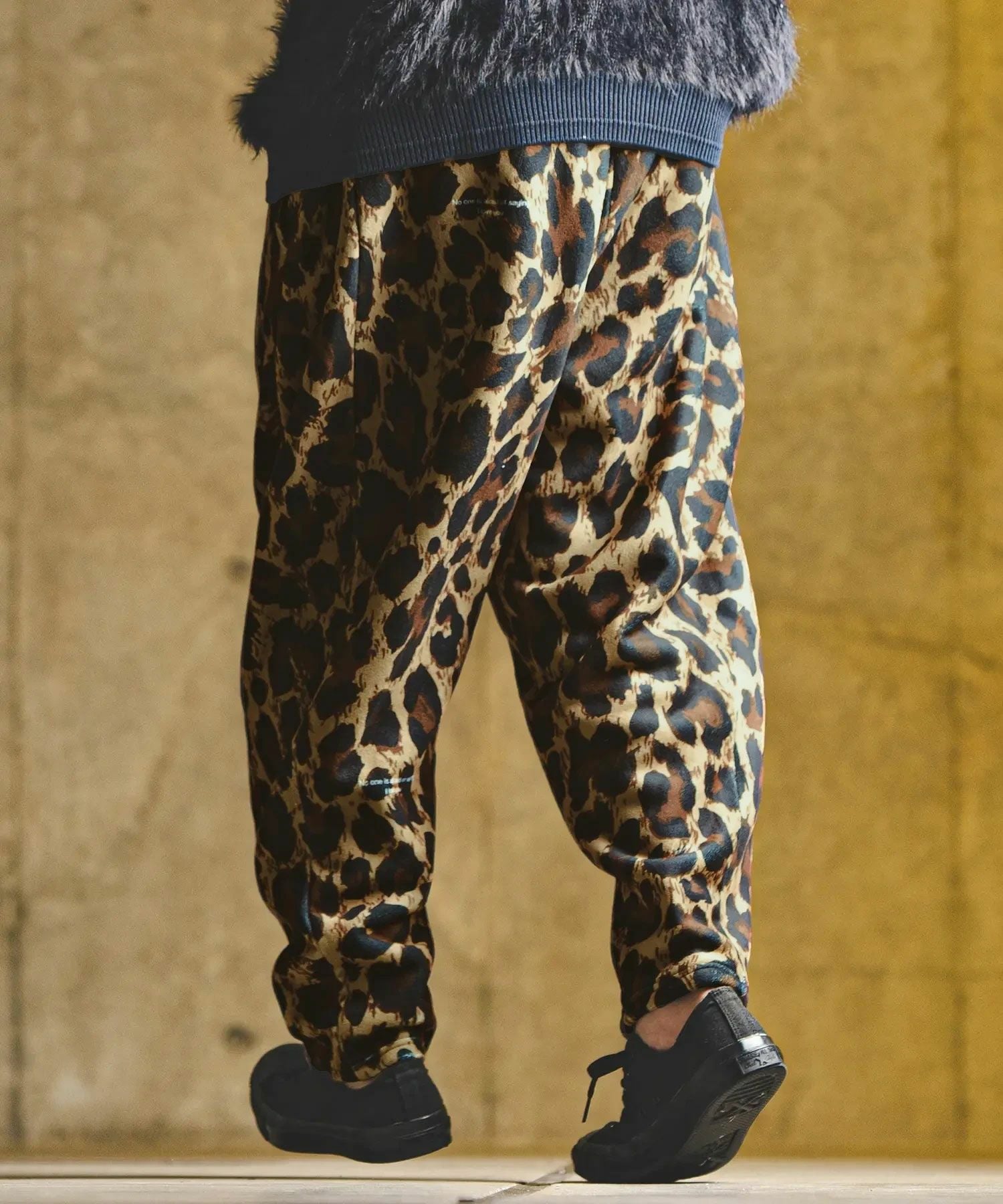 GLIMCLAP(グリムクラップ)】 Fleece fabric pants -leopard pattern