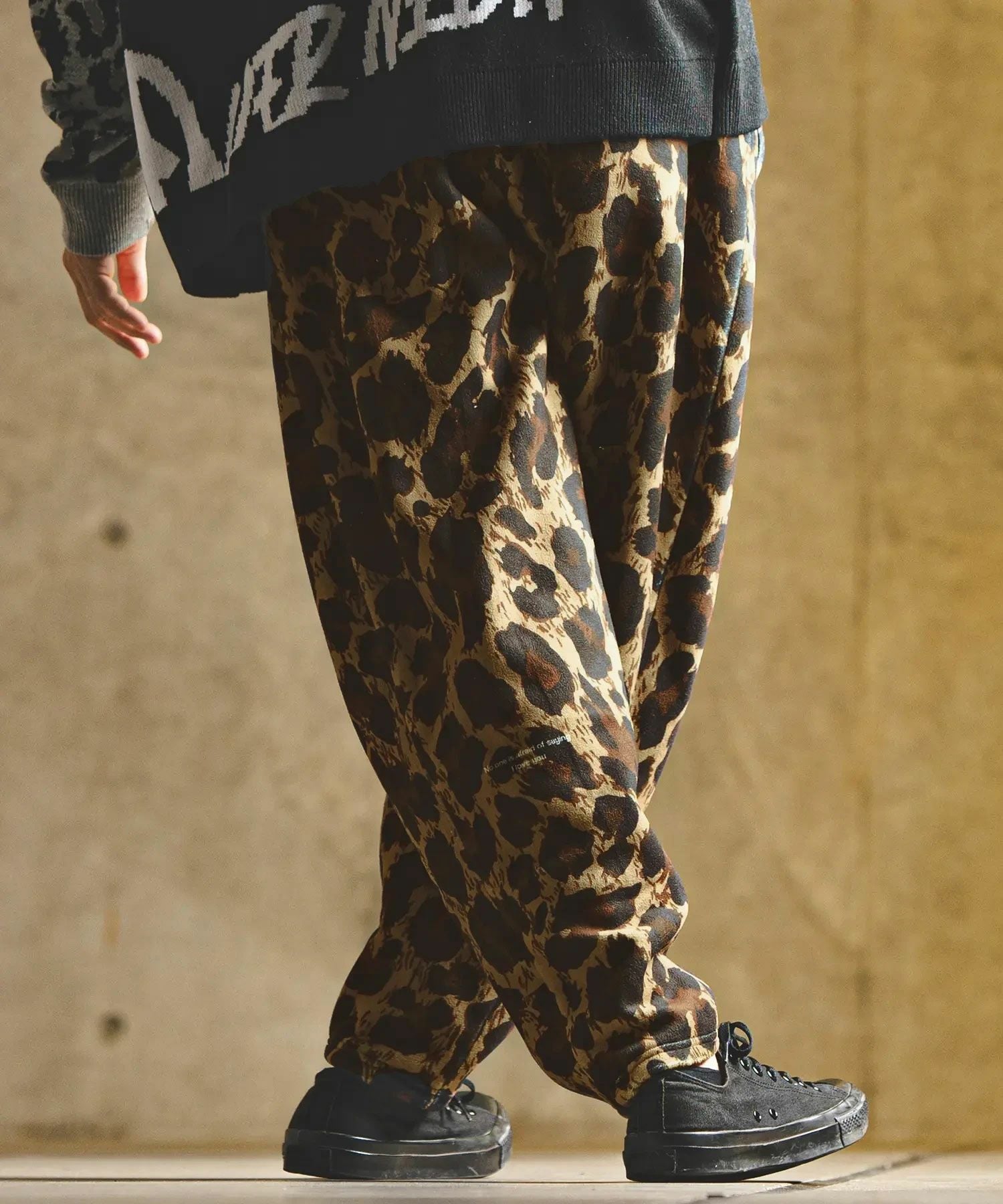 GLIMCLAP(グリムクラップ)】 Fleece fabric pants -leopard pattern