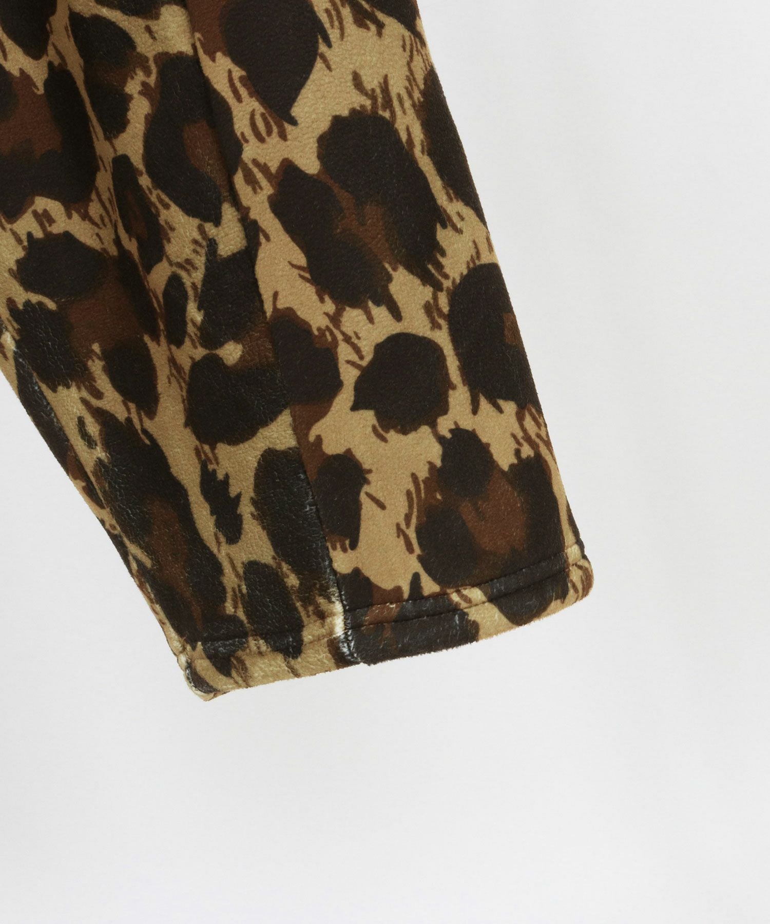 GLIMCLAP(グリムクラップ)】 Fleece fabric pants -leopard pattern