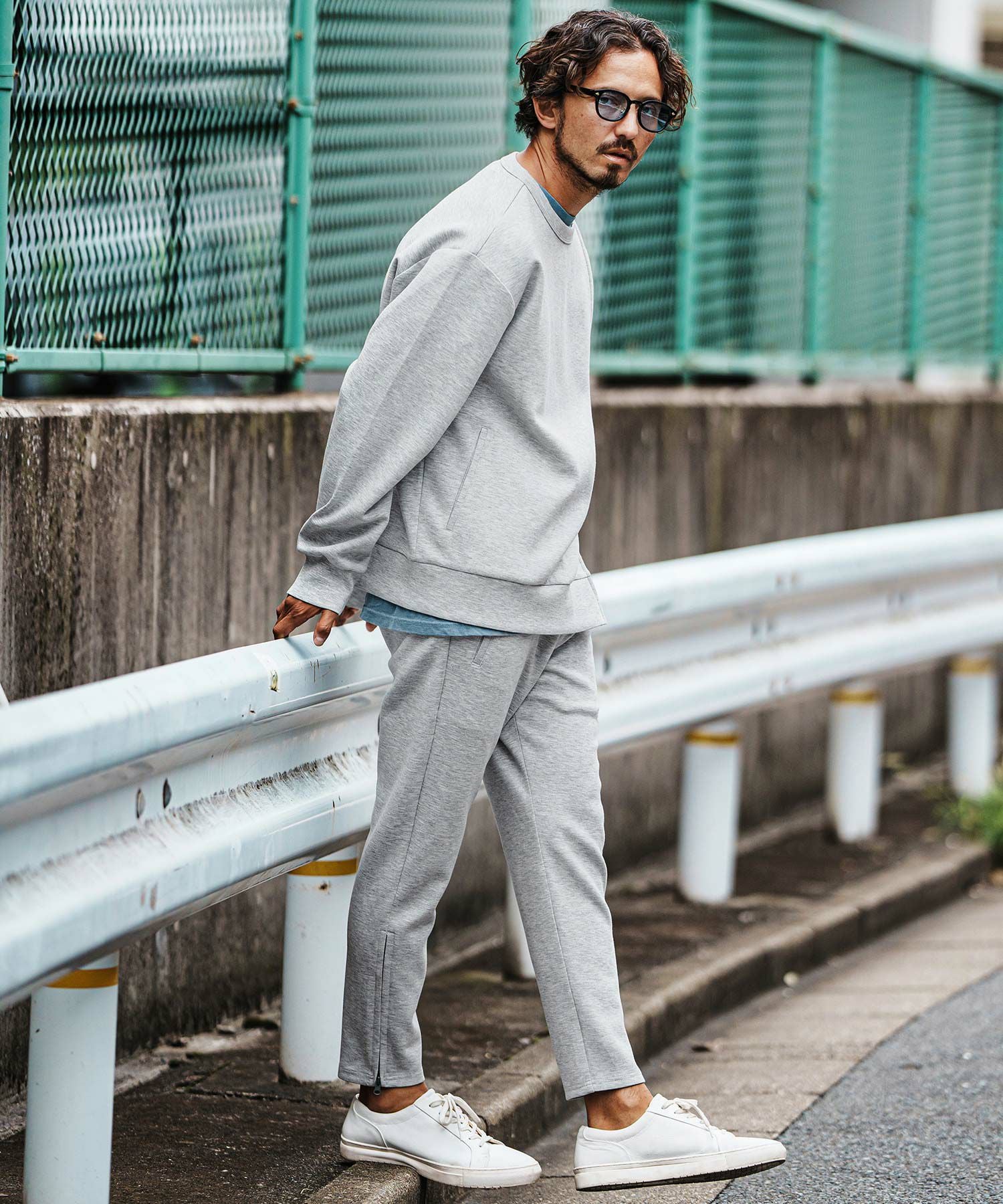 お決まり品♪ 50%OFF【felkod(フィルコッド)】Zip Accent Cardboard Knit Pullover