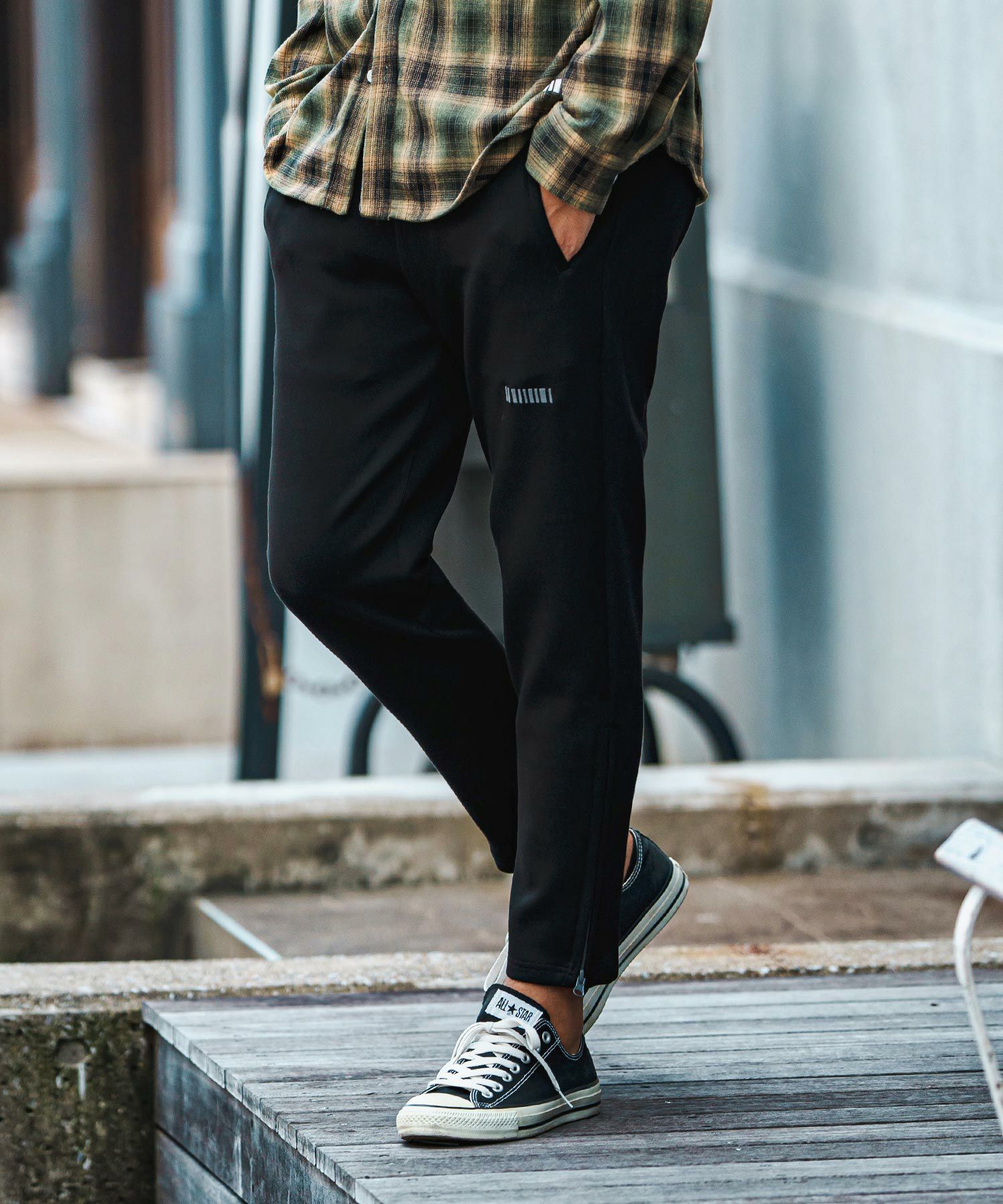 パンツ felkod 30%OFF【felkod(フィルコッド)】Zip Accent Cardboard Knit Pants