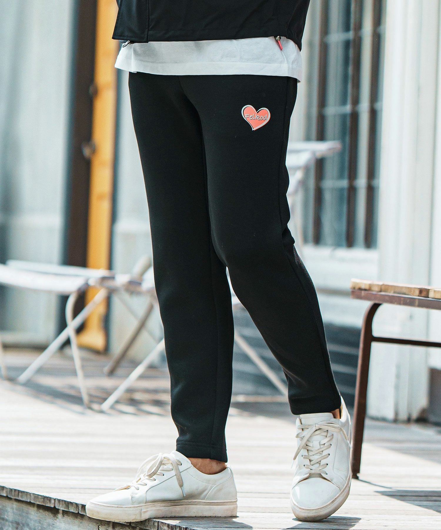 パンツ felkod 30%OFF【felkod(フィルコッド)】Heart Logo Cardboard Knit Pants