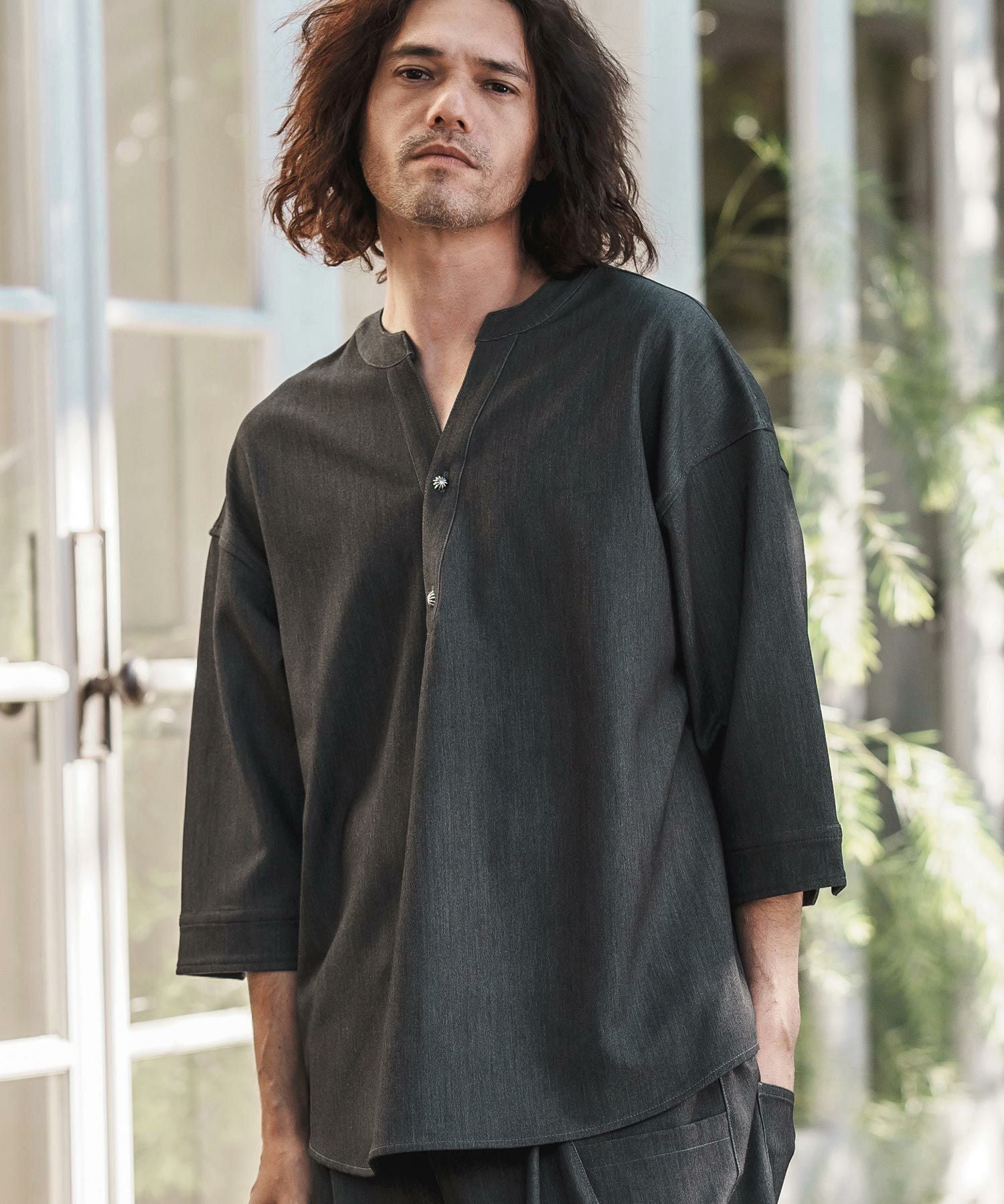 CAMBIO(カンビオ)】Denim Like Drape Henley Neck Concho Button 3-4