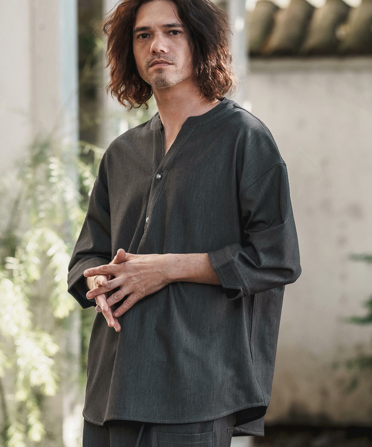 30%OFF【CAMBIO(カンビオ)】Denim Like Drape Henley Neck Concho
