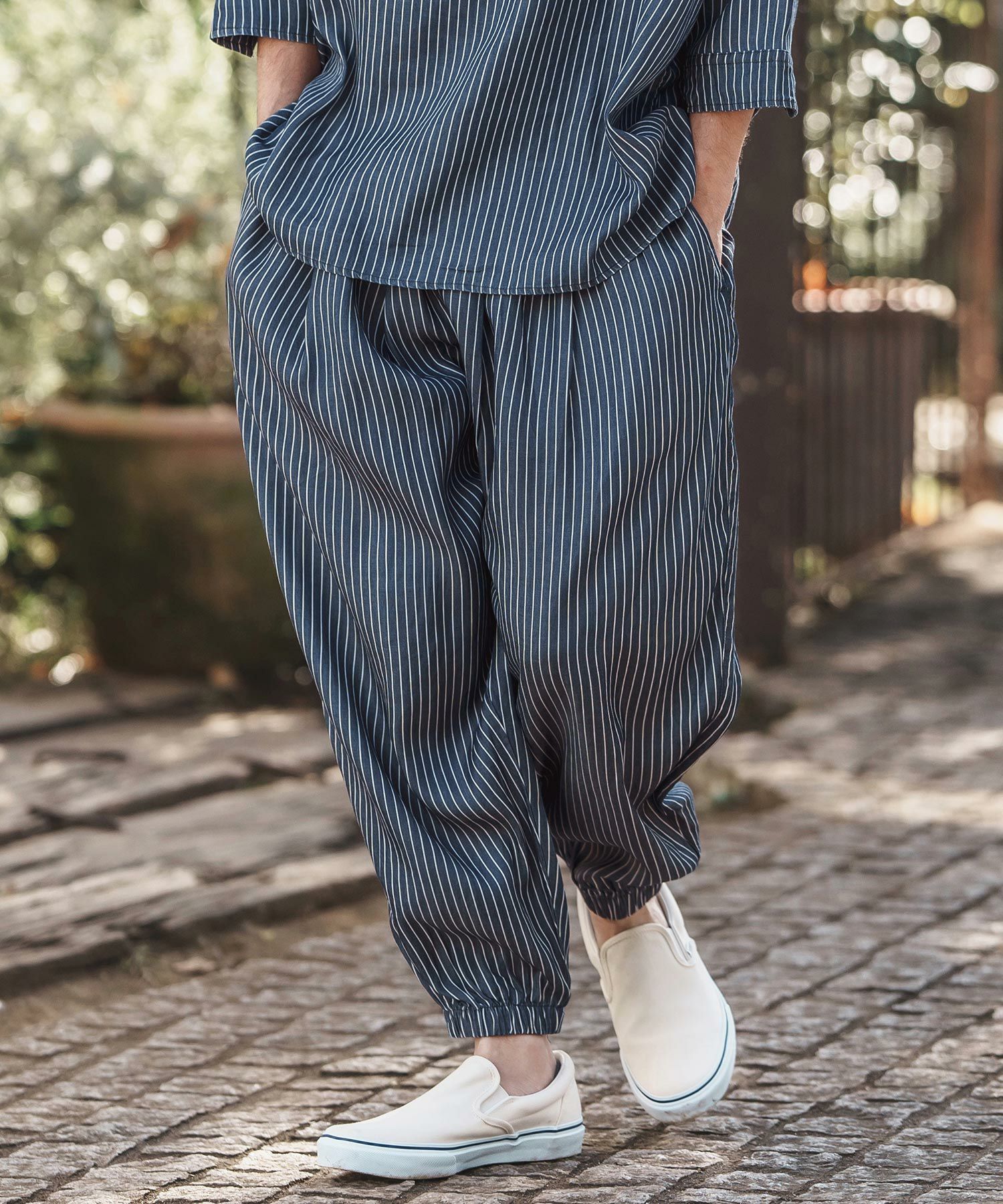 heveネイビー バルーンシルエット CAMBIO(カンビオ)】Silky Stripe Denim Balloon Pants バルーンパンツ