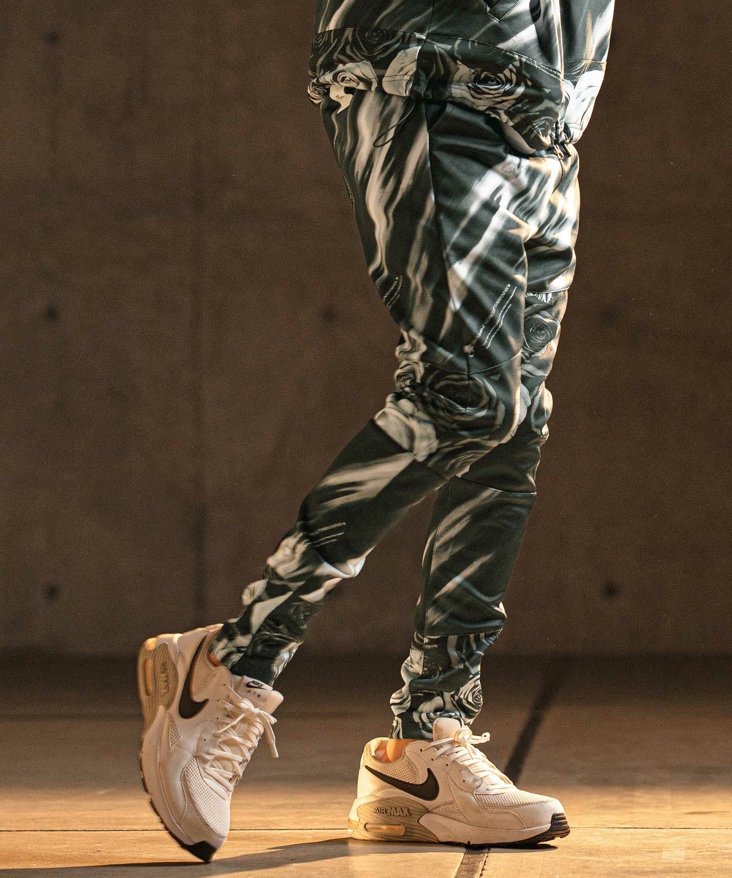グリムクラップ GLIMCLAP 総柄パンツ GLIMCLAP(グリムクラップ)】Tight fit track pants-Ver. color pattern