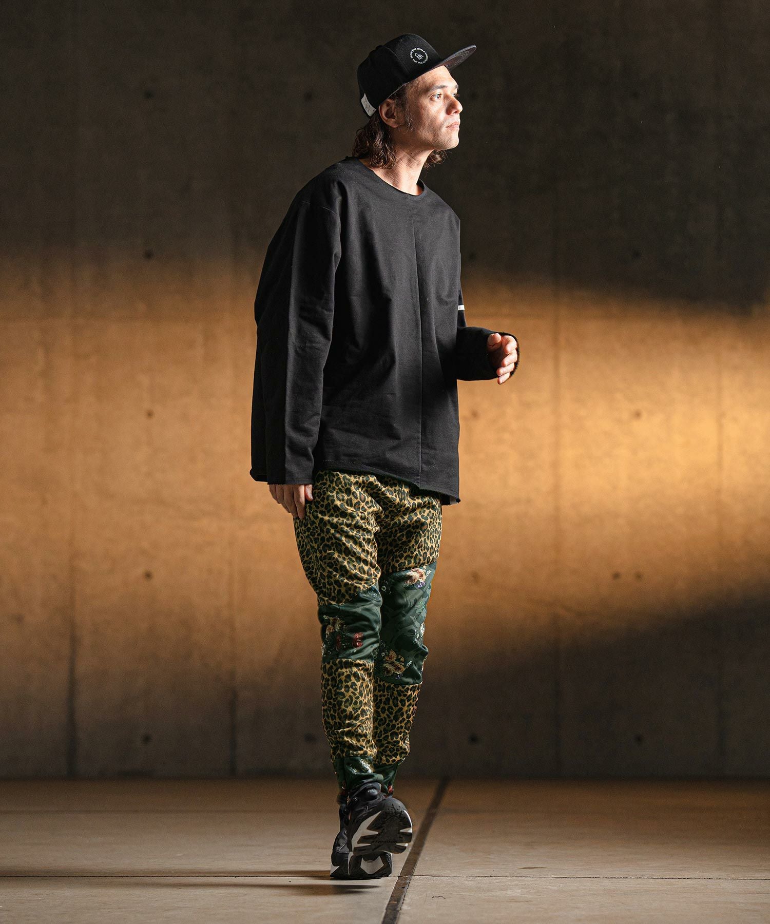 グリムクラップ GLIMCLAP 総柄パンツ GLIMCLAP(グリムクラップ)】Tight fit track pants-Ver. color pattern