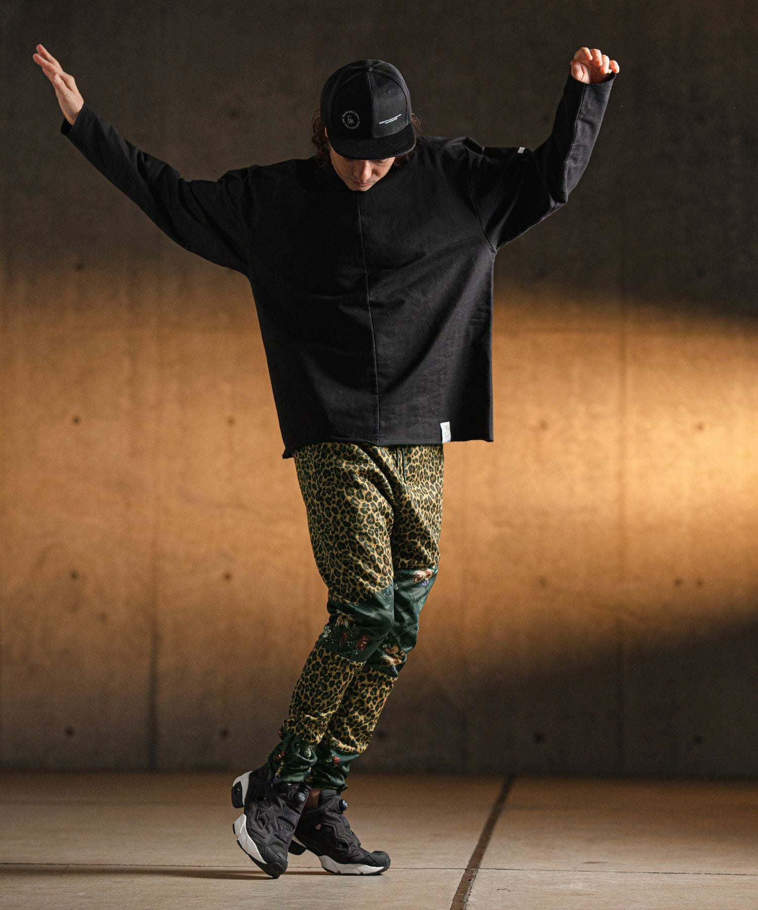 GLIMCLAP(グリムクラップ)】Tight fit track pants-Ver. color pattern