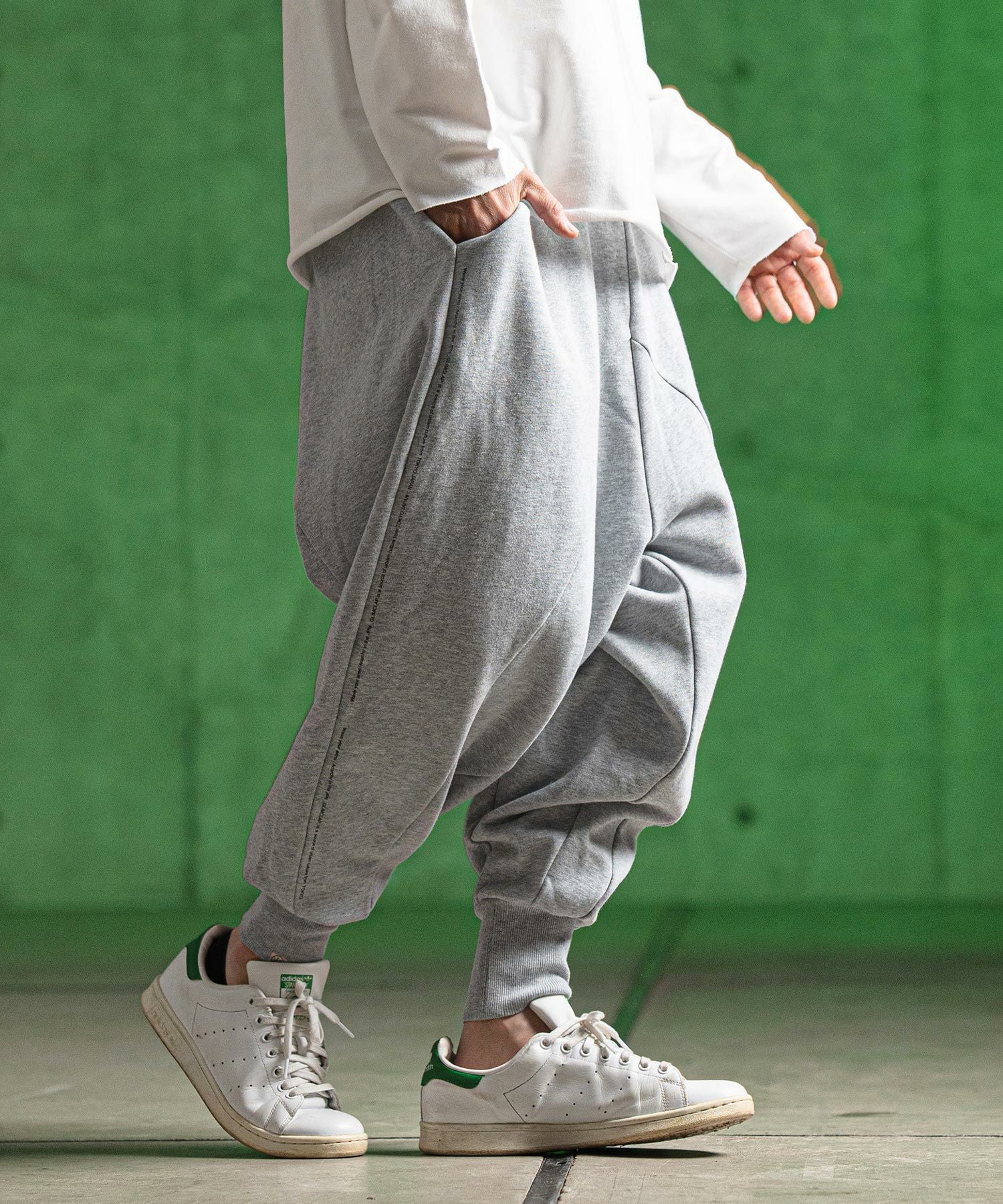 JULIUS グレー サルエルパンツ Julius クロップドサルエルパンツ 23AW 【公式通販】