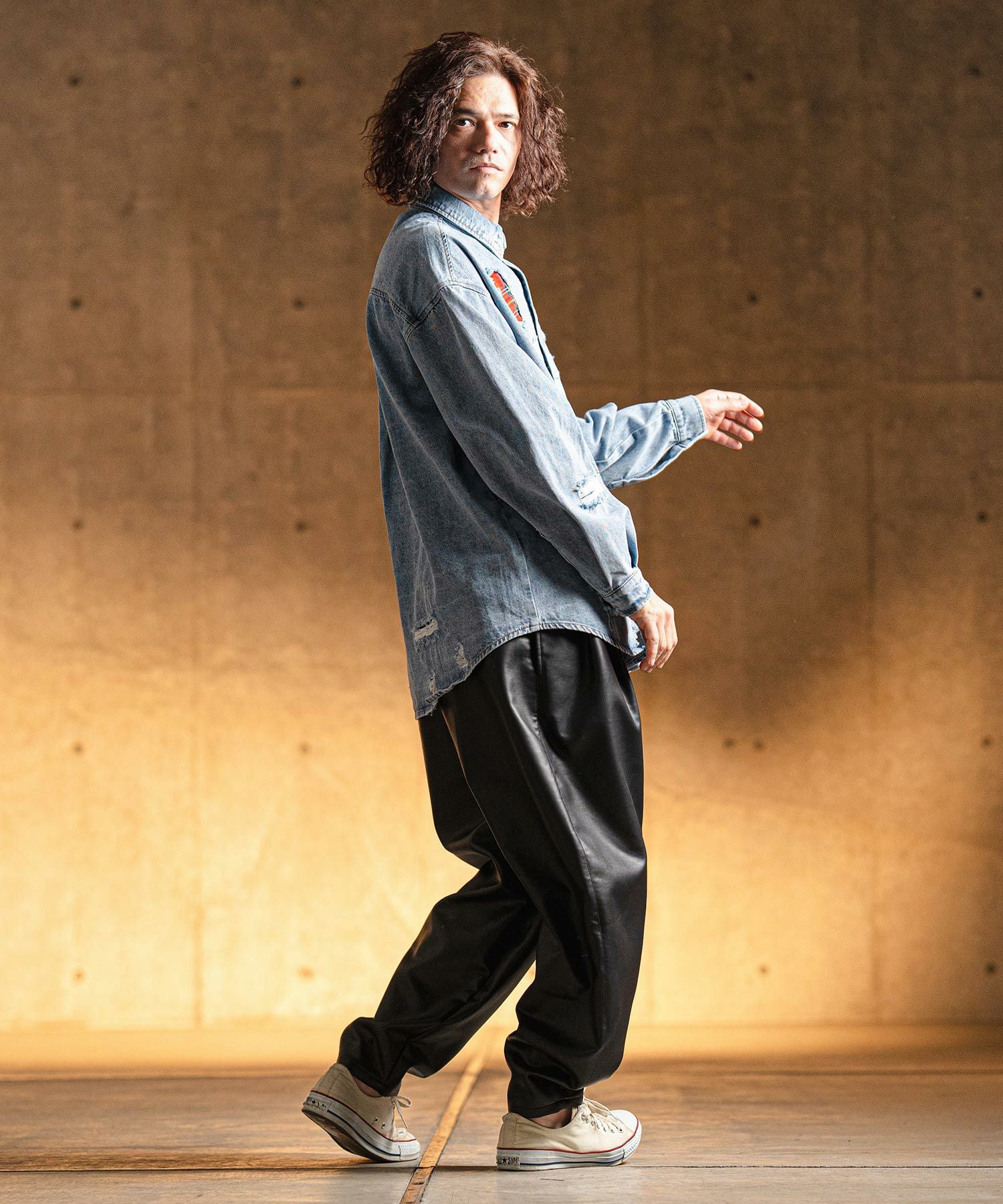 GLIM CLAP Raised & elastic fabricバルーンパンツ GLIMCLAP(グリムクラップ)】Color scheme design & balloon silhouette