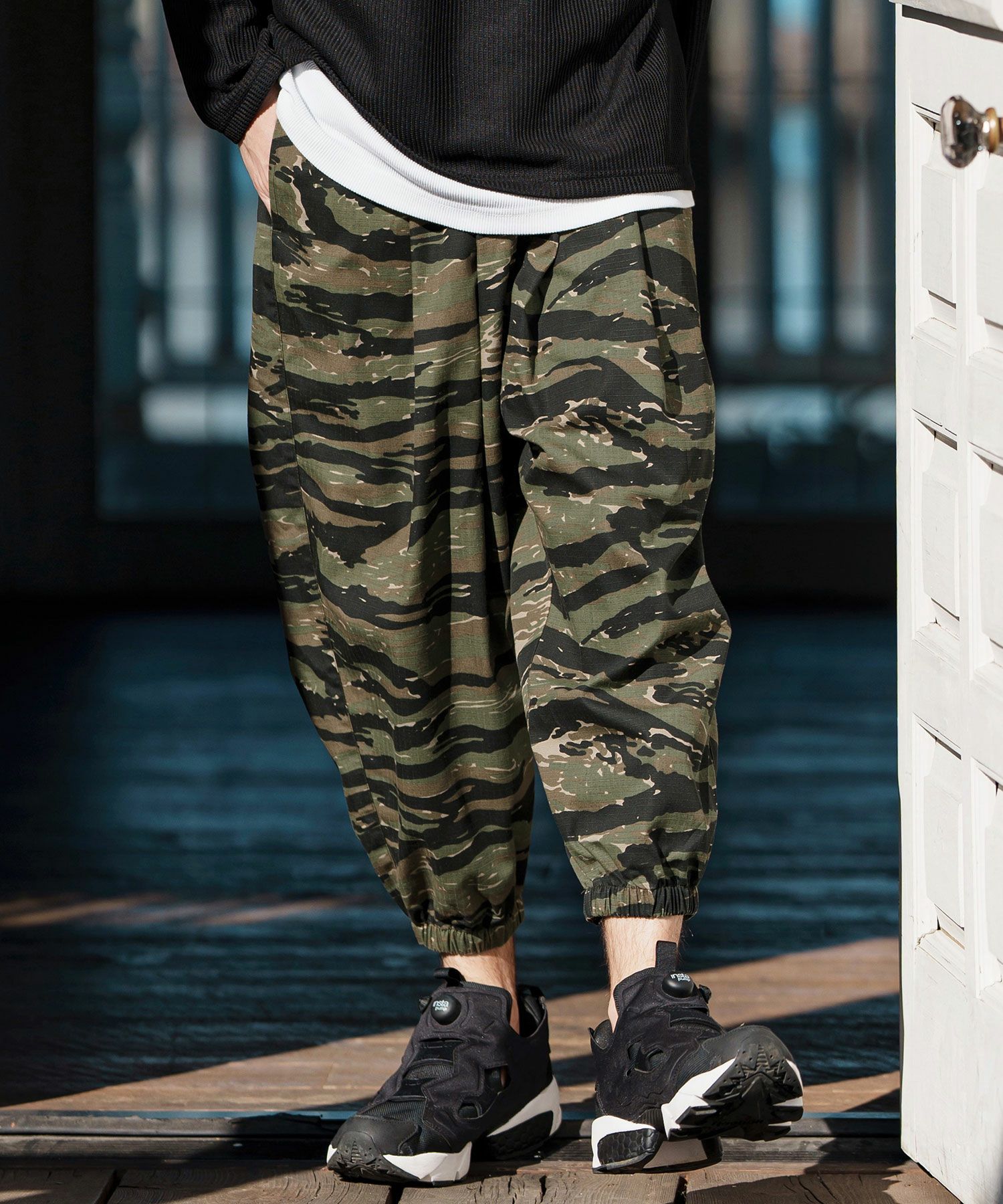 バルーンミリタリーパンツ　CLOTH&CROSS Hug o war CAMBIO(カンビオ)】Camouflage Ripstop Balloon Jogger Pants