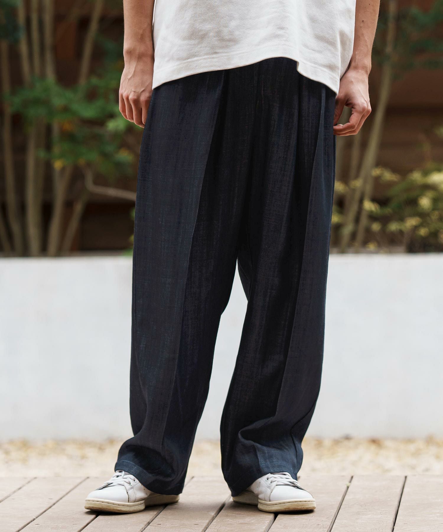 30%OFF【CAMBIO(カンビオ)】Silky Denim Two Tuck Wide Straight Pants