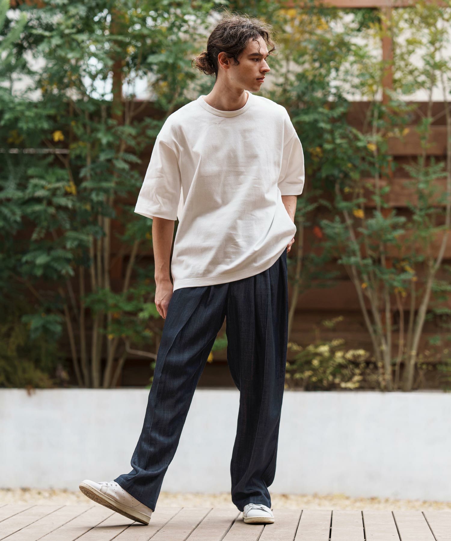 30%OFF【CAMBIO(カンビオ)】Silky Denim Two Tuck Wide Straight Pants