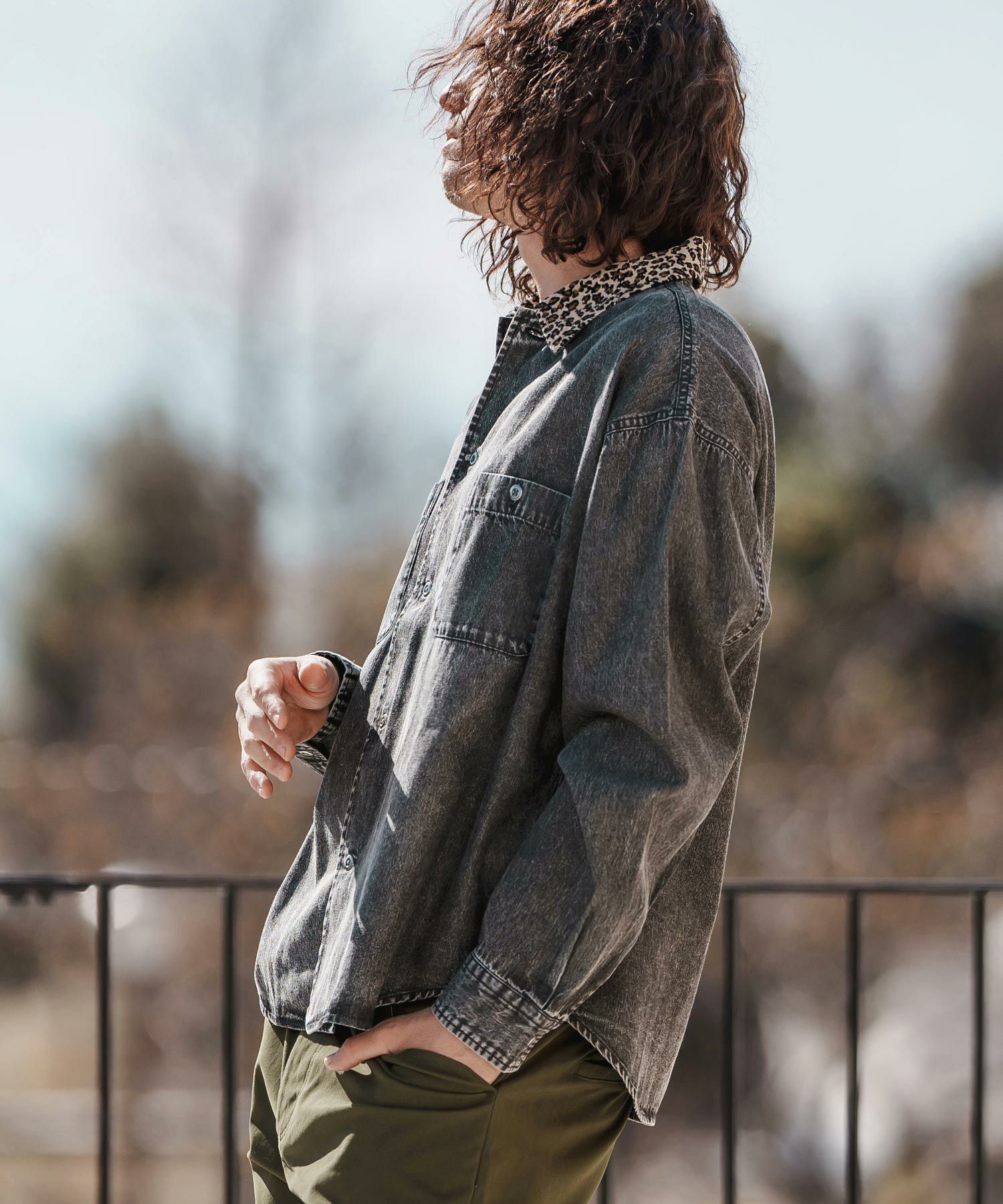 CAMBIO(カンビオ)】レオパード襟切替ケミカルウォッシュ加工デニム